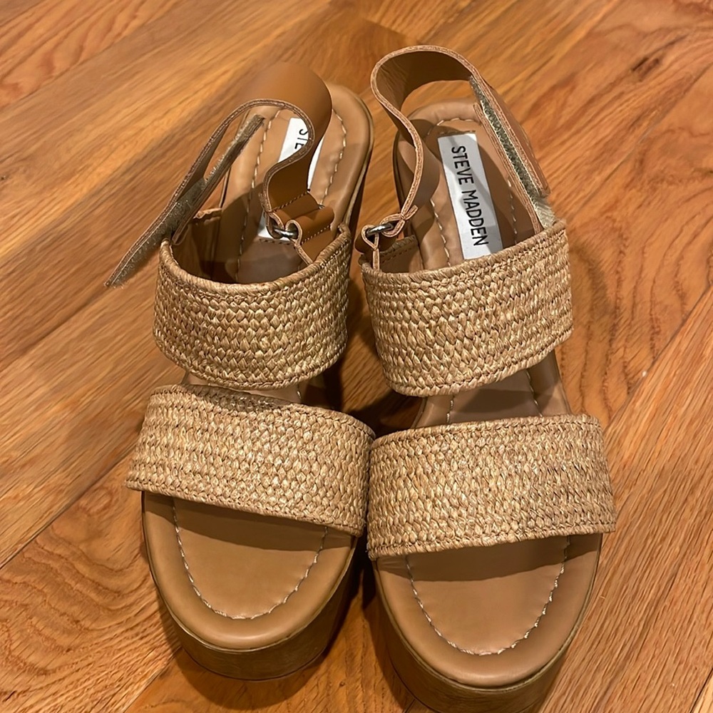 never worn STEVE Madden wedges